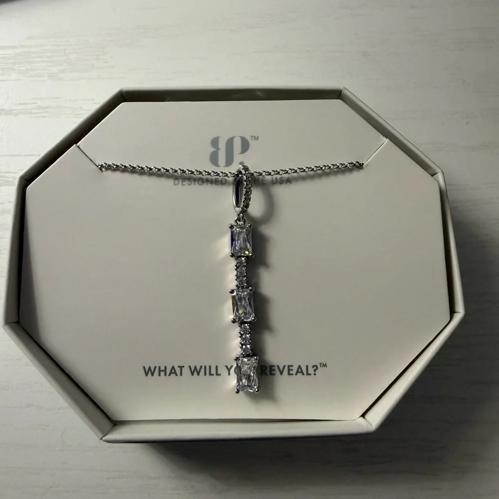 BP Silver Necklace with Cubic Zirconia Details - Picture 2 of 3